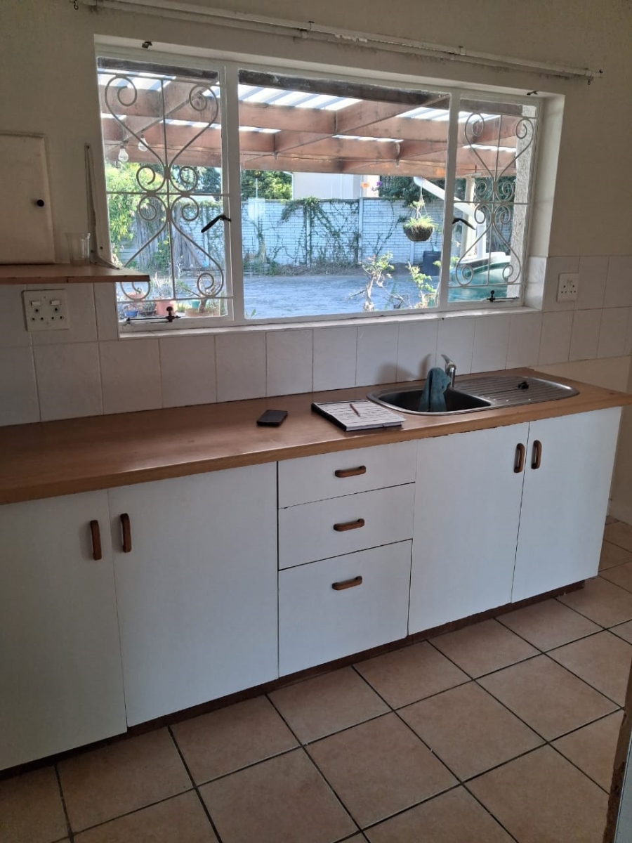 To Let 1 Bedroom Property for Rent in Beacon Bay Eastern Cape
